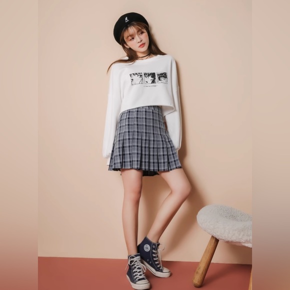 CHUU Anime Long Sleeve Top - Picture 2 of 9